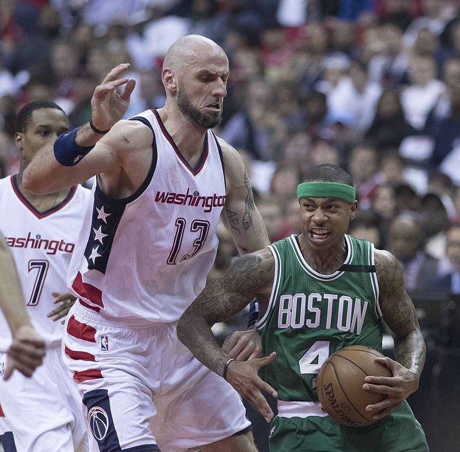 Isaiah Thomas and Marcin Gortat