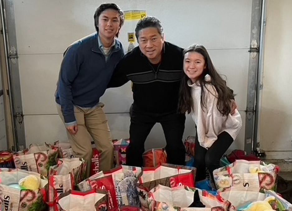 Bernard Lee Continues 12-Year Holiday Tradition of Helping Boston-Area Homeless Families