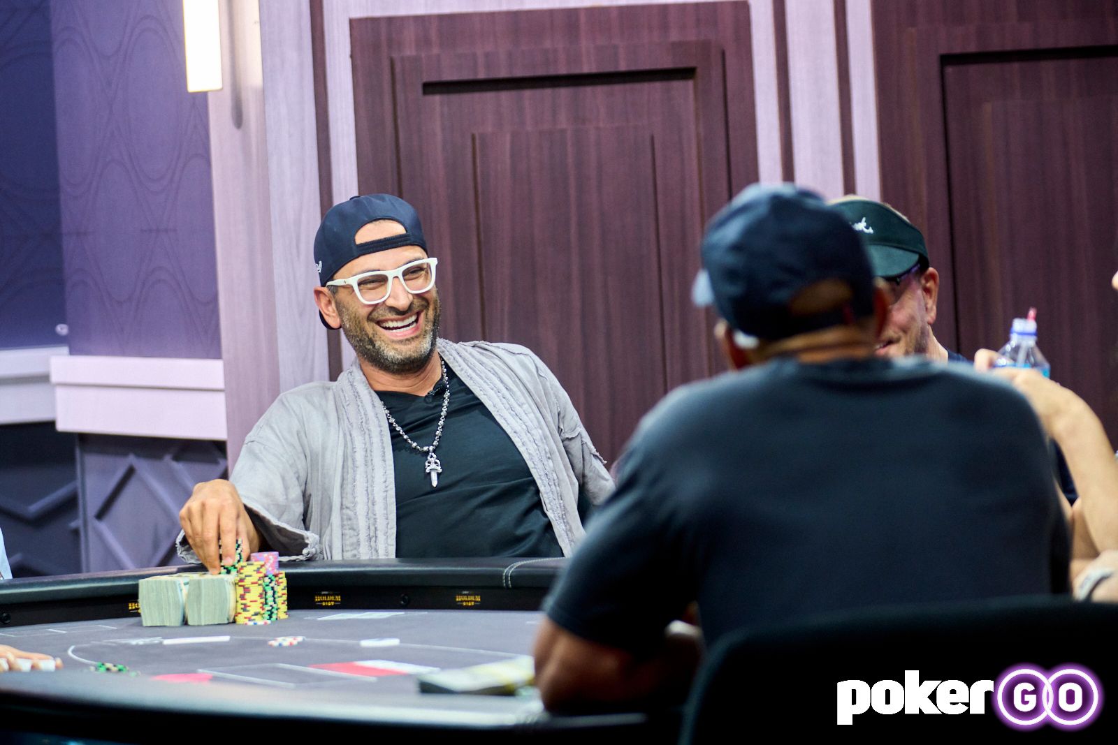 Esfandiari & Perkins Went All In on Draws for $600K Pot on High Stakes Poker