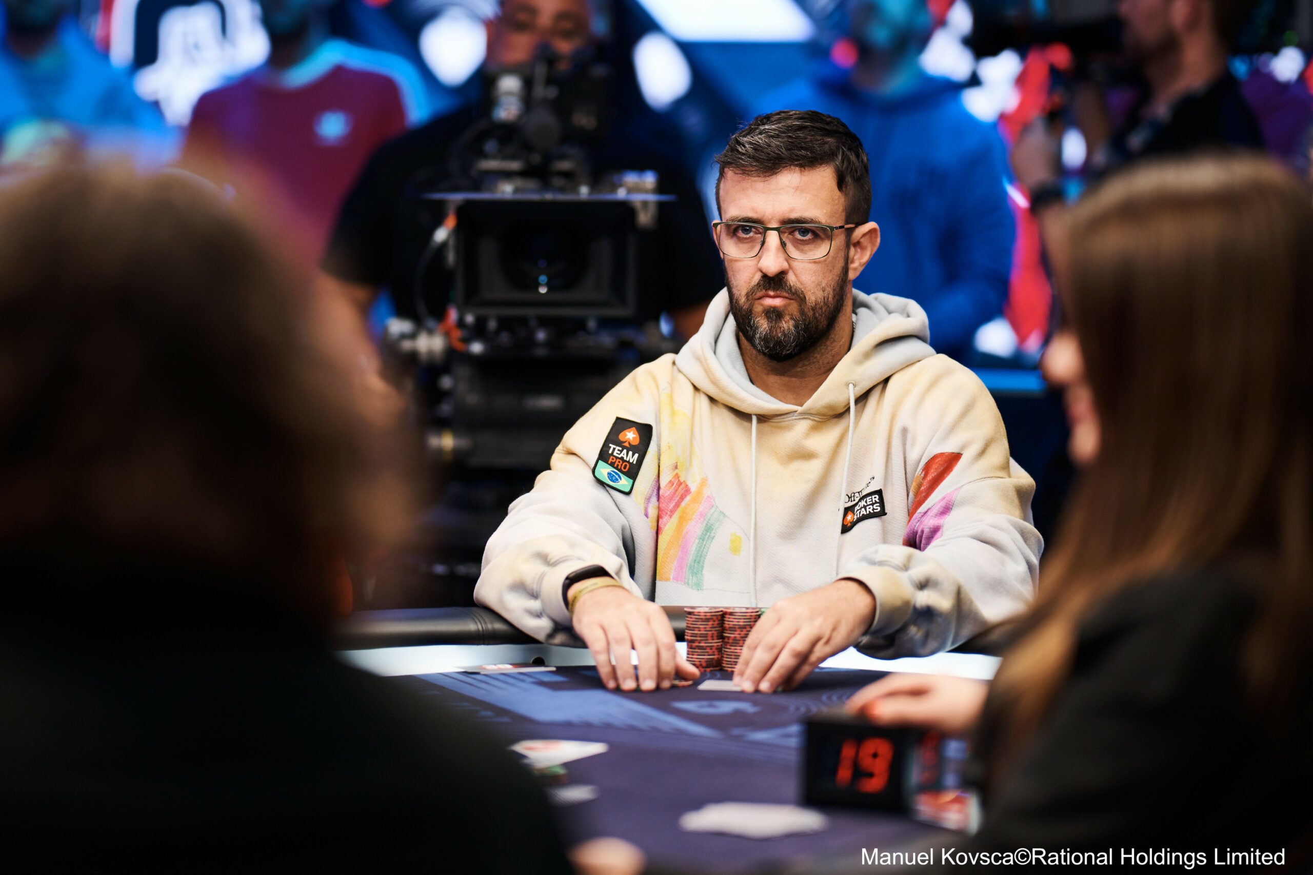 Andre Akkari Among Final Six in EPT Barcelona Main Event, Nearly €1.5M Up Top